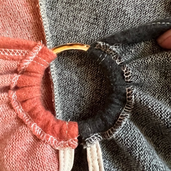 A3 Designs Cropped Sweater Medium - Picture 5 of 6